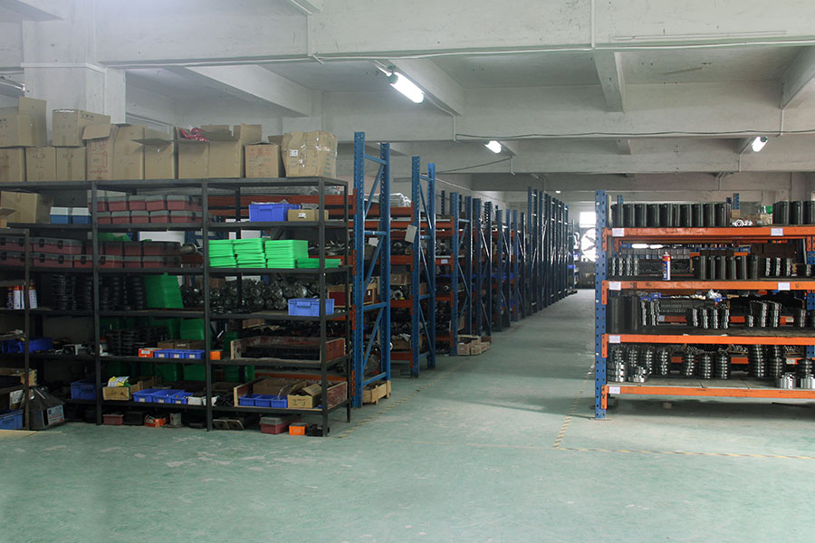 硅膠注塑機(jī)廠(chǎng)家等材料倉(cāng)